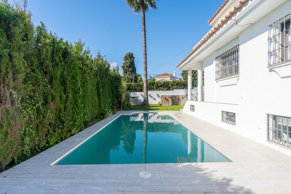 El Paraiso, Estepona