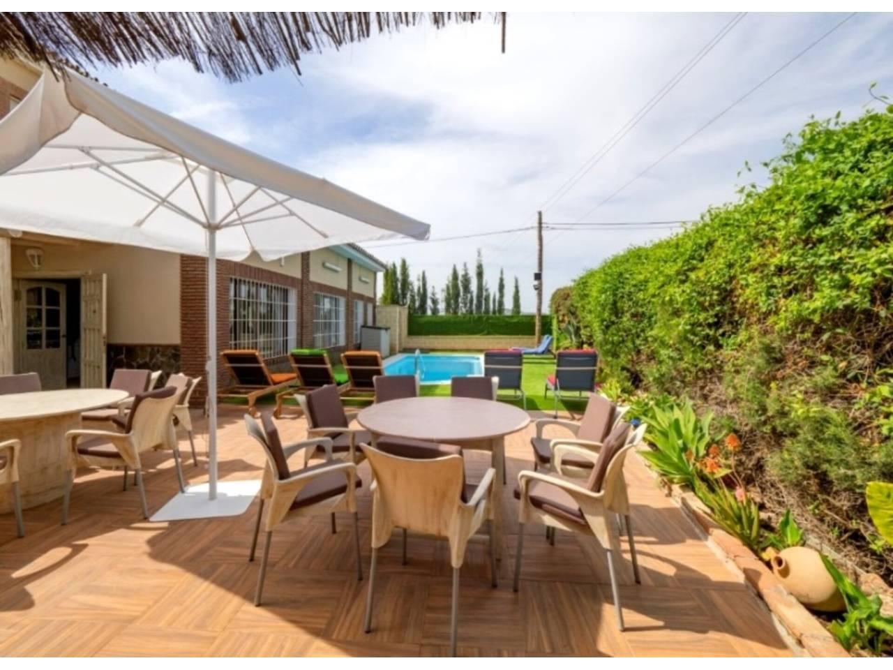 Casa Adosada de 7 Dormitorios en venta en Alhaurin el Grande