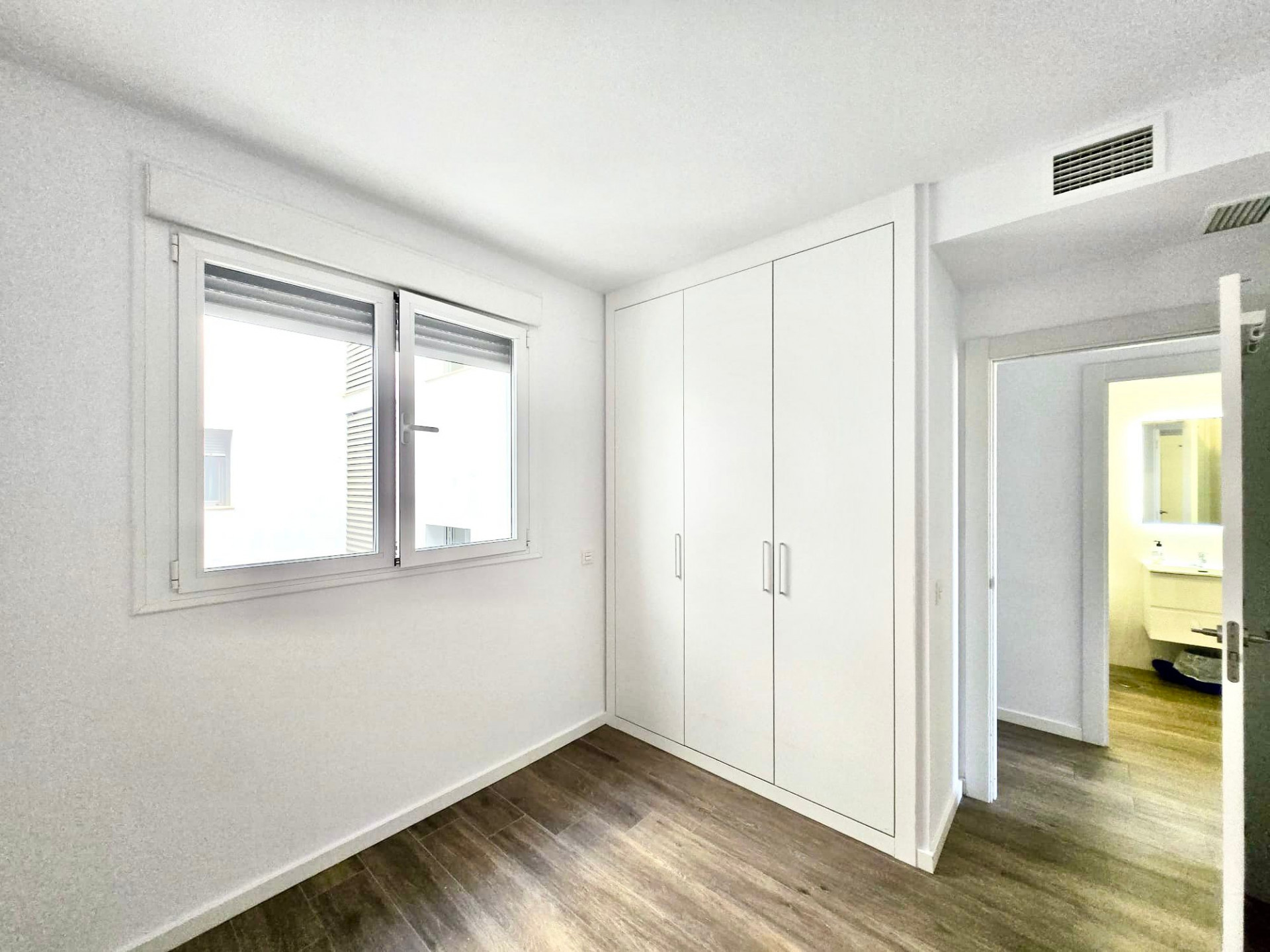 Piso de 3 Dormitorios y 2 Baños en venta en Nueva Andalucía, Marbella