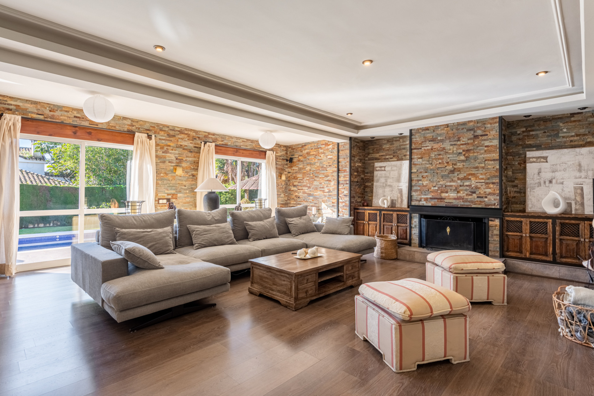 Casa de 3 Dormitorios en venta en Milla de Oro, Marbella
