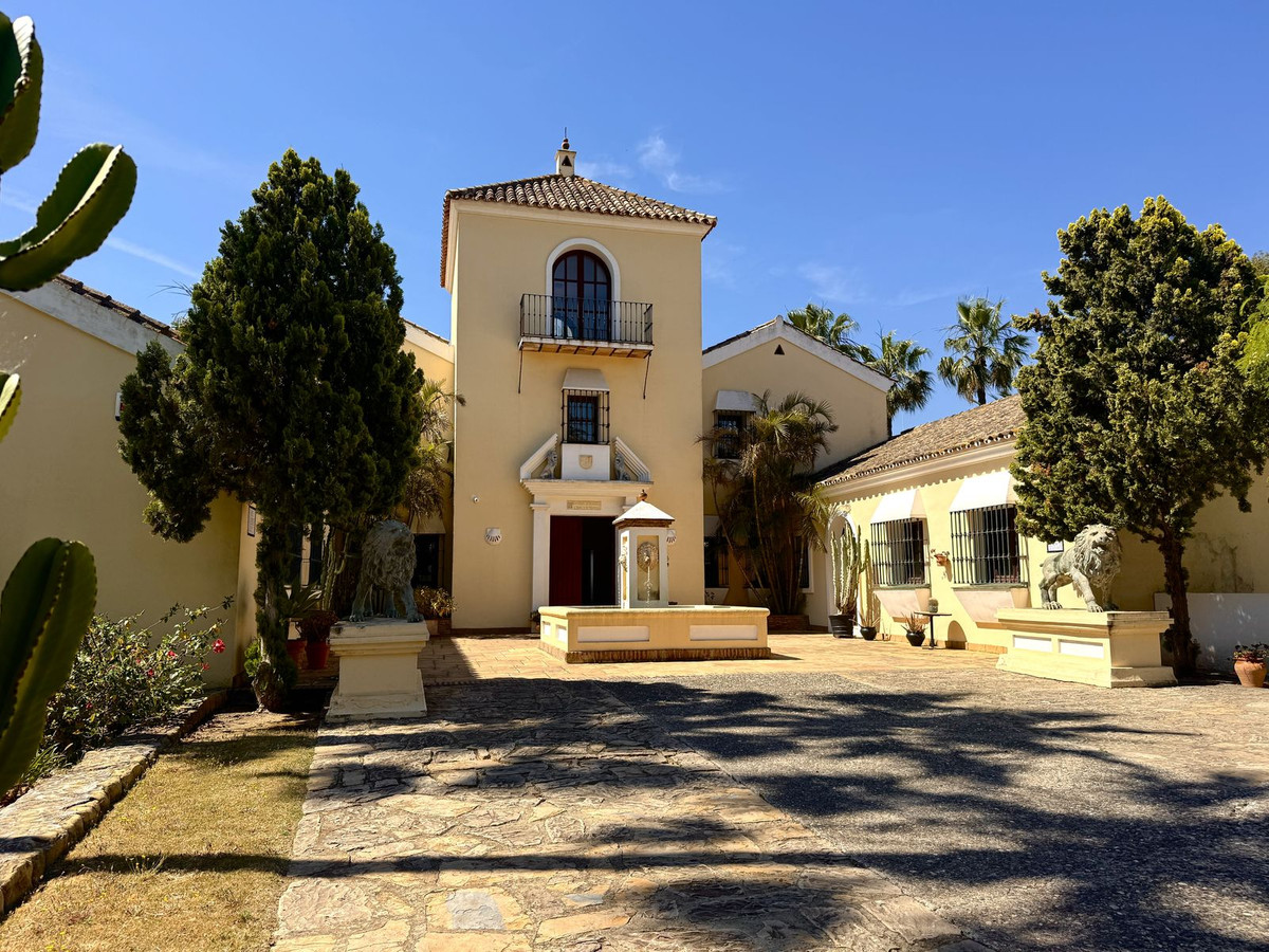 Casa de 3 Dormitorios y 3 Baños en alquiler vacacional en Manilva