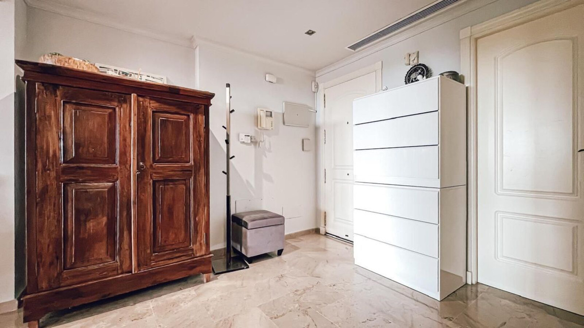 Piso de 3 Dormitorios en alquiler en Nueva Andalucía, Marbella