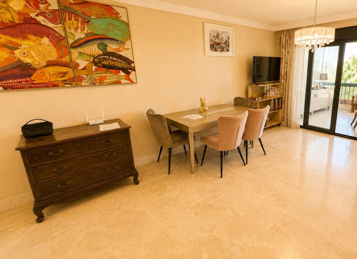 Piso de 2 Dormitorios y 2 Baños en venta en San Pedro de Alcántara