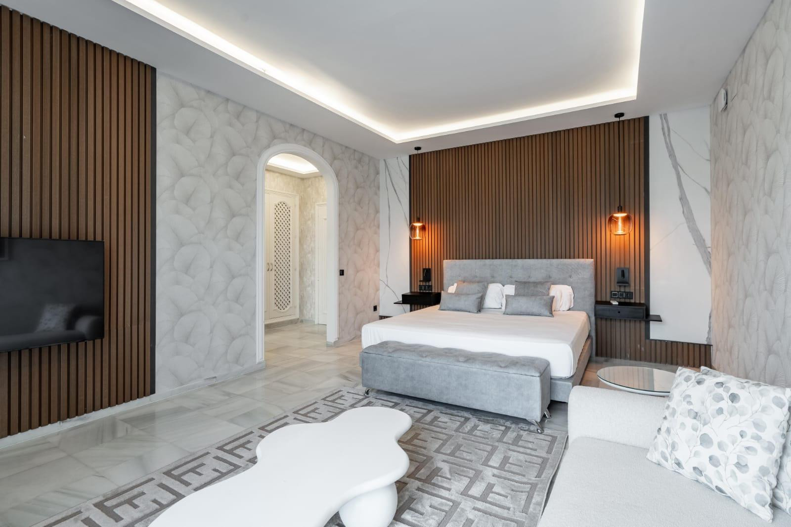Casa de 10 Dormitorios en alquiler en Nueva Andalucía, Marbella