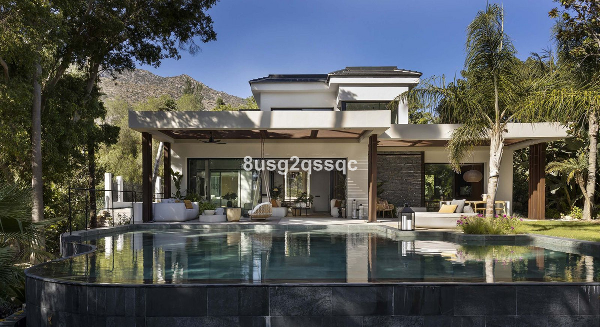 Casa de 6 Dormitorios en venta en Marbella