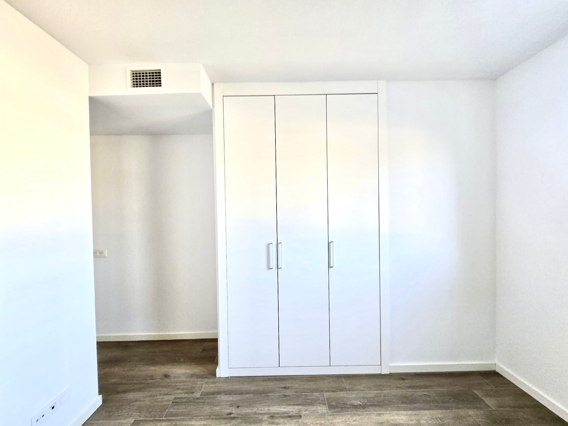 Piso de 3 Dormitorios y 2 Baños en venta en Nueva Andalucía, Marbella