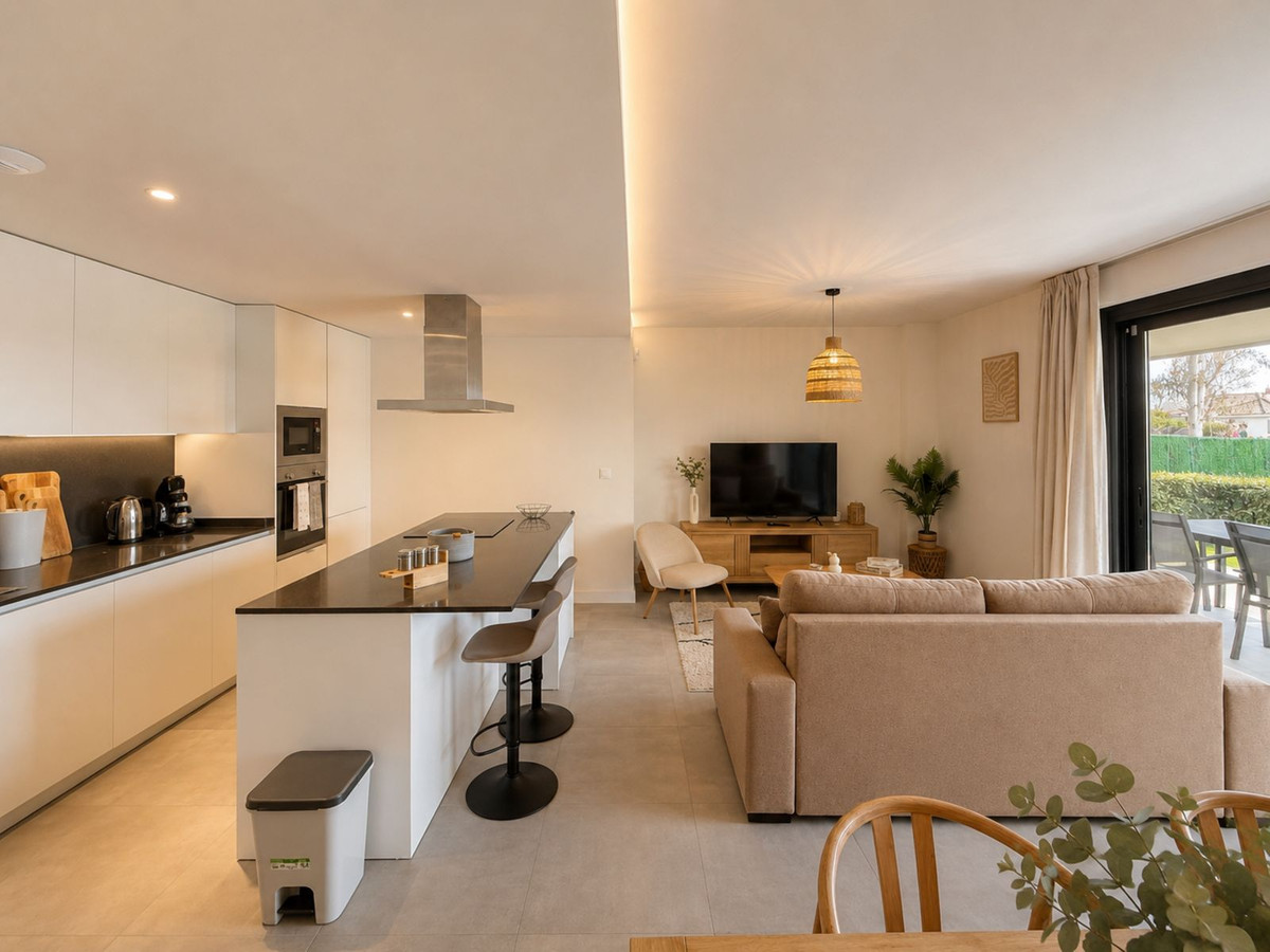 Piso de 3 Dormitorios y 2 Baños en venta en Estepona
