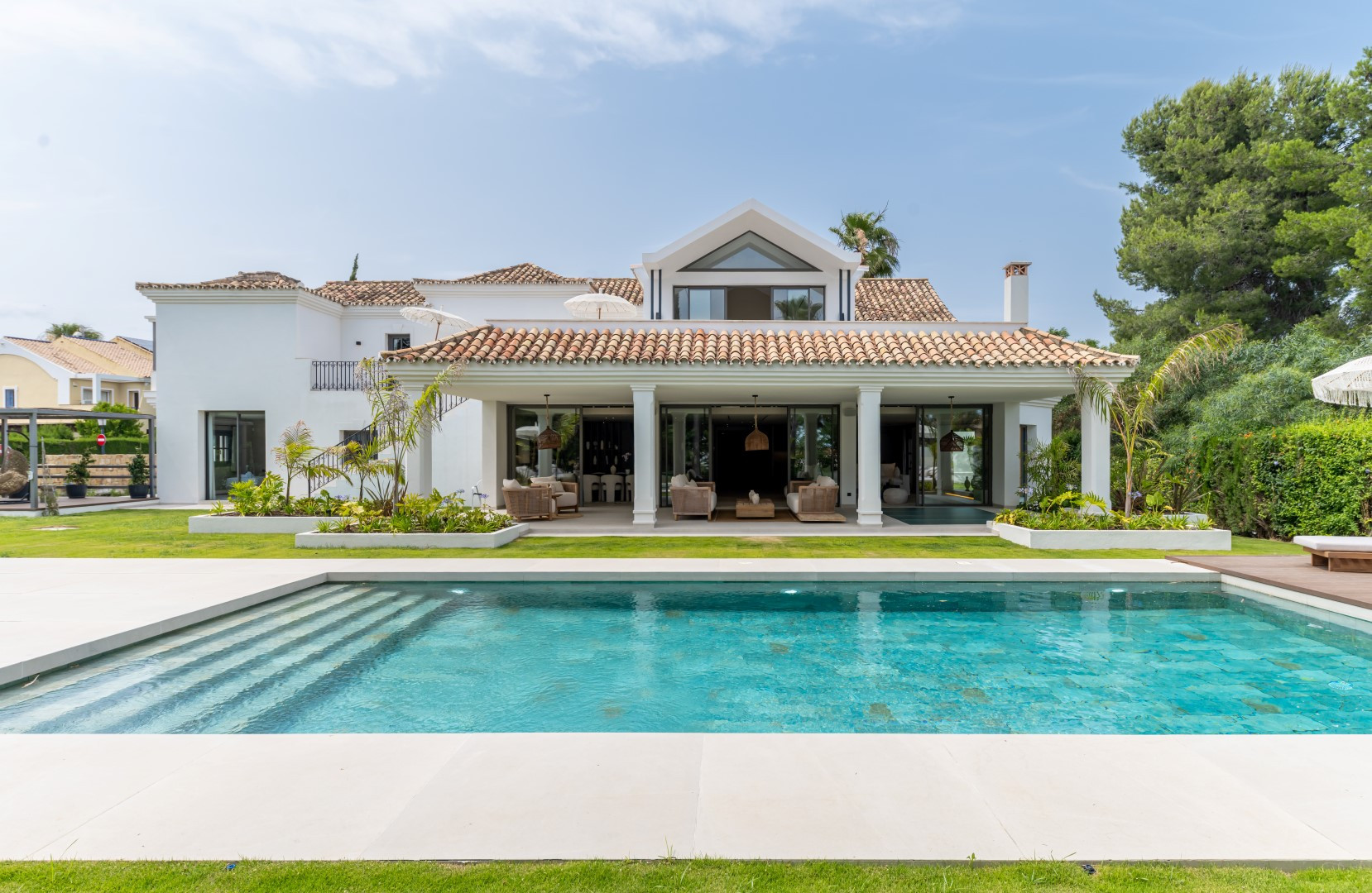 Casa de 5 Dormitorios y 6 Baños en venta en San Pedro de Alcántara