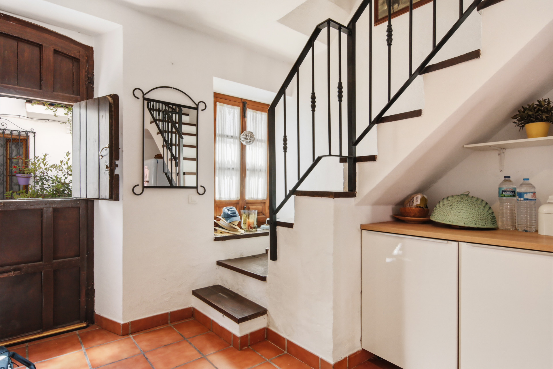 Casa Adosada de 3 Dormitorios en venta en La Alqueria, Estepona