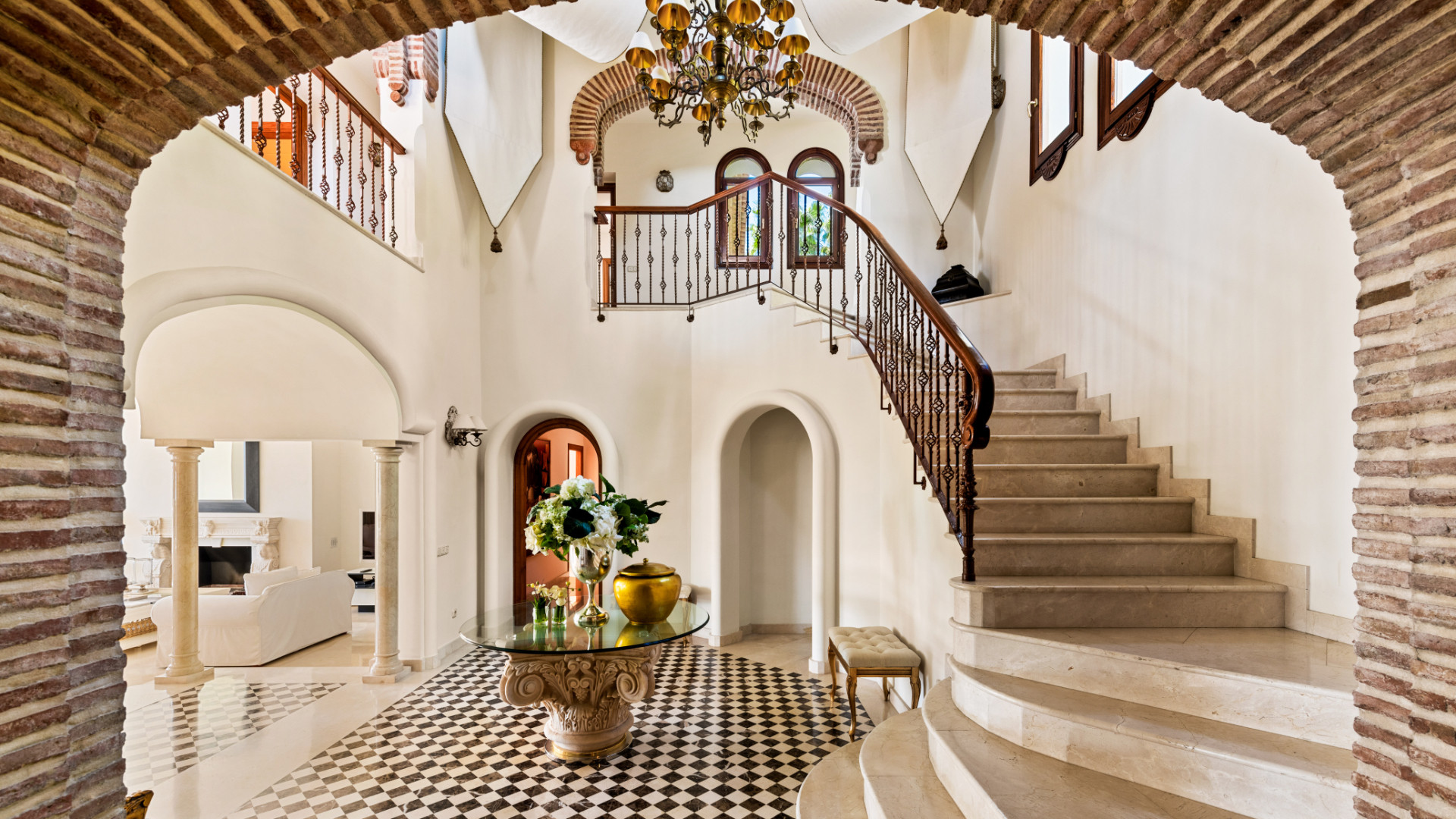 Casa de 6 Dormitorios y 7 Baños en venta en Sierra Blanca, Marbella