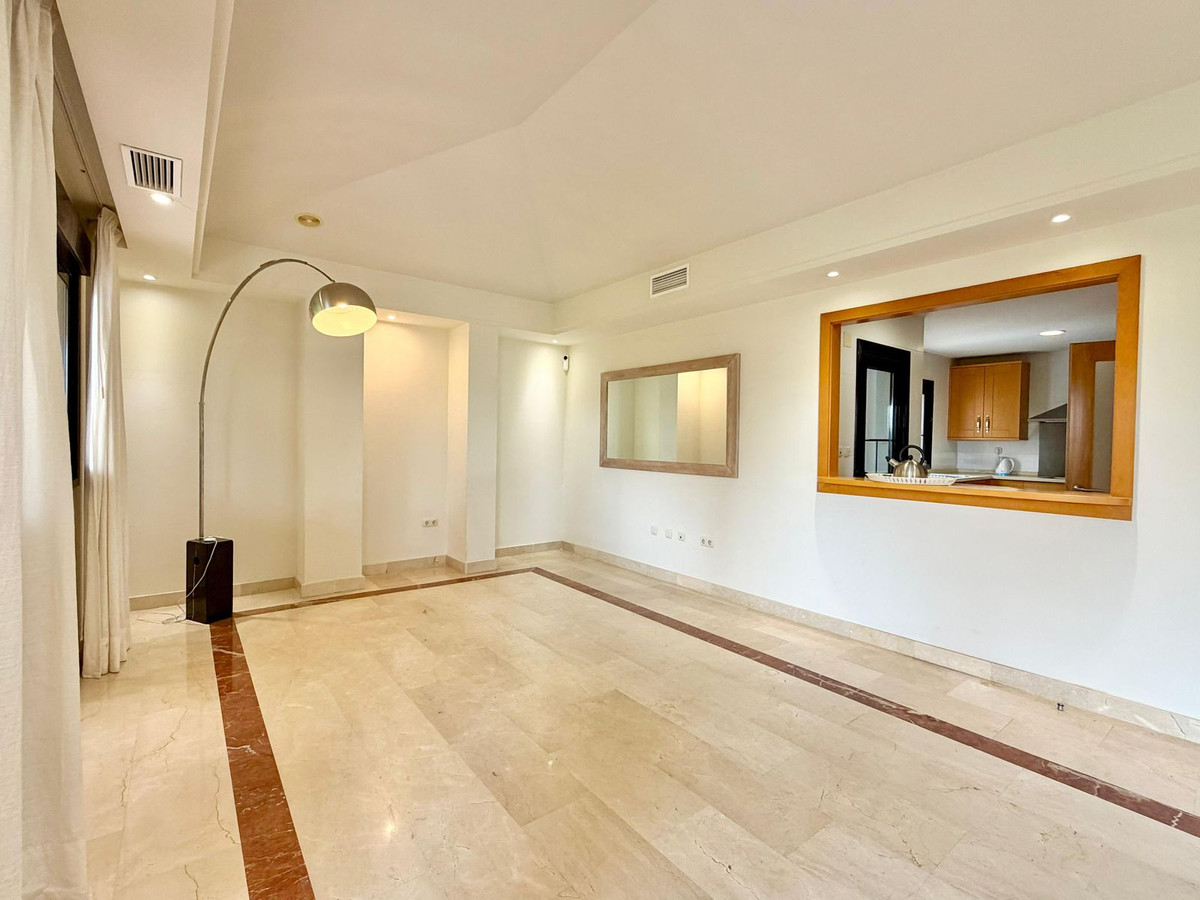 Piso de 4 Dormitorios en venta en Puerto Banús