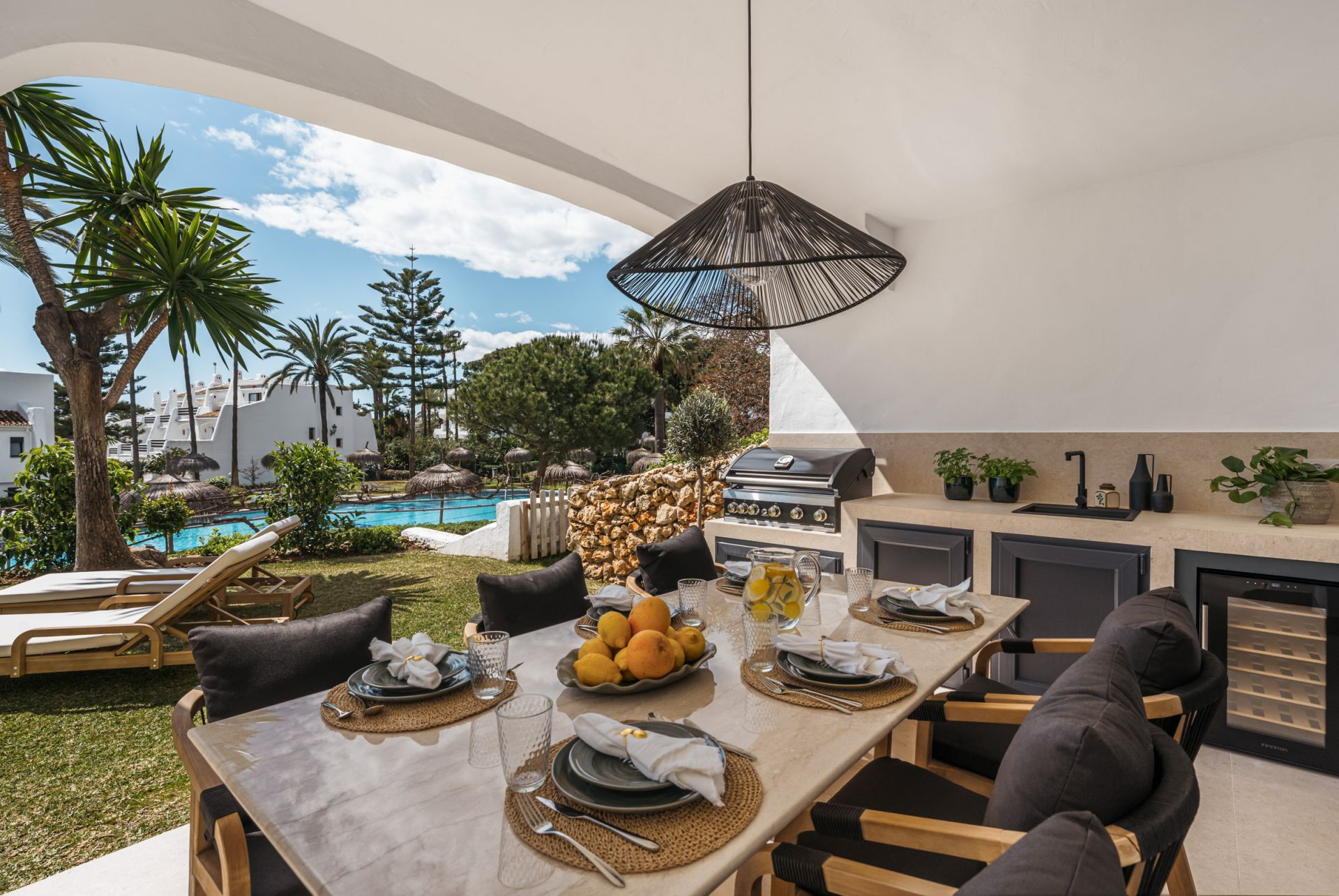 Piso de 3 Dormitorios y 2 Baños en venta en Milla de Oro, Marbella