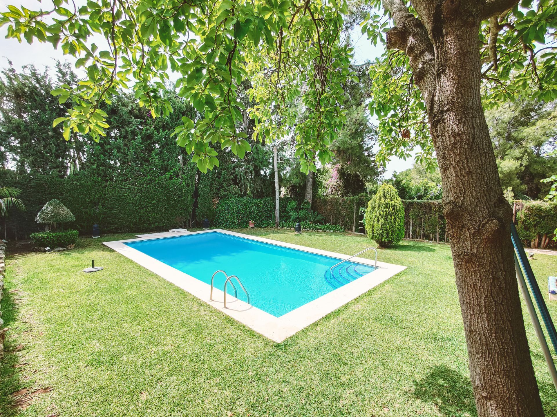 Casa de 5 Dormitorios y 6 Baños en venta en Marbella