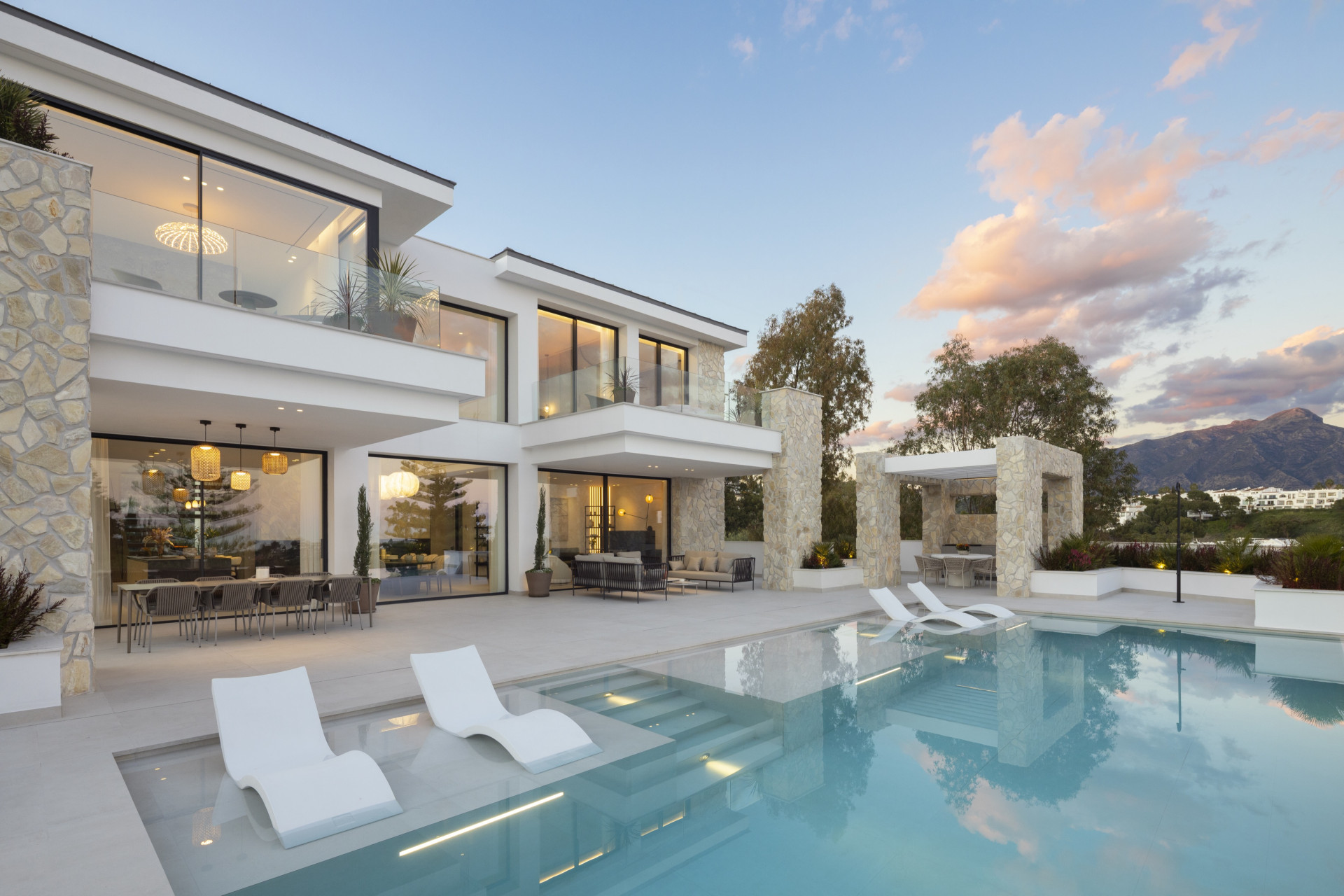 5 спални, 5 бани - Вила за продажба в La Quinta, Benahavis