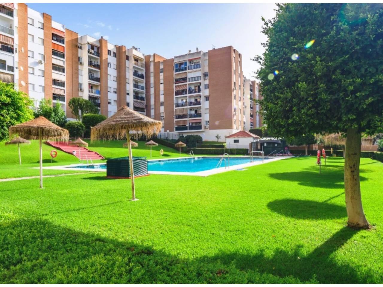 Piso de 3 Dormitorios en venta en Arroyo de la Miel, Benalmádena