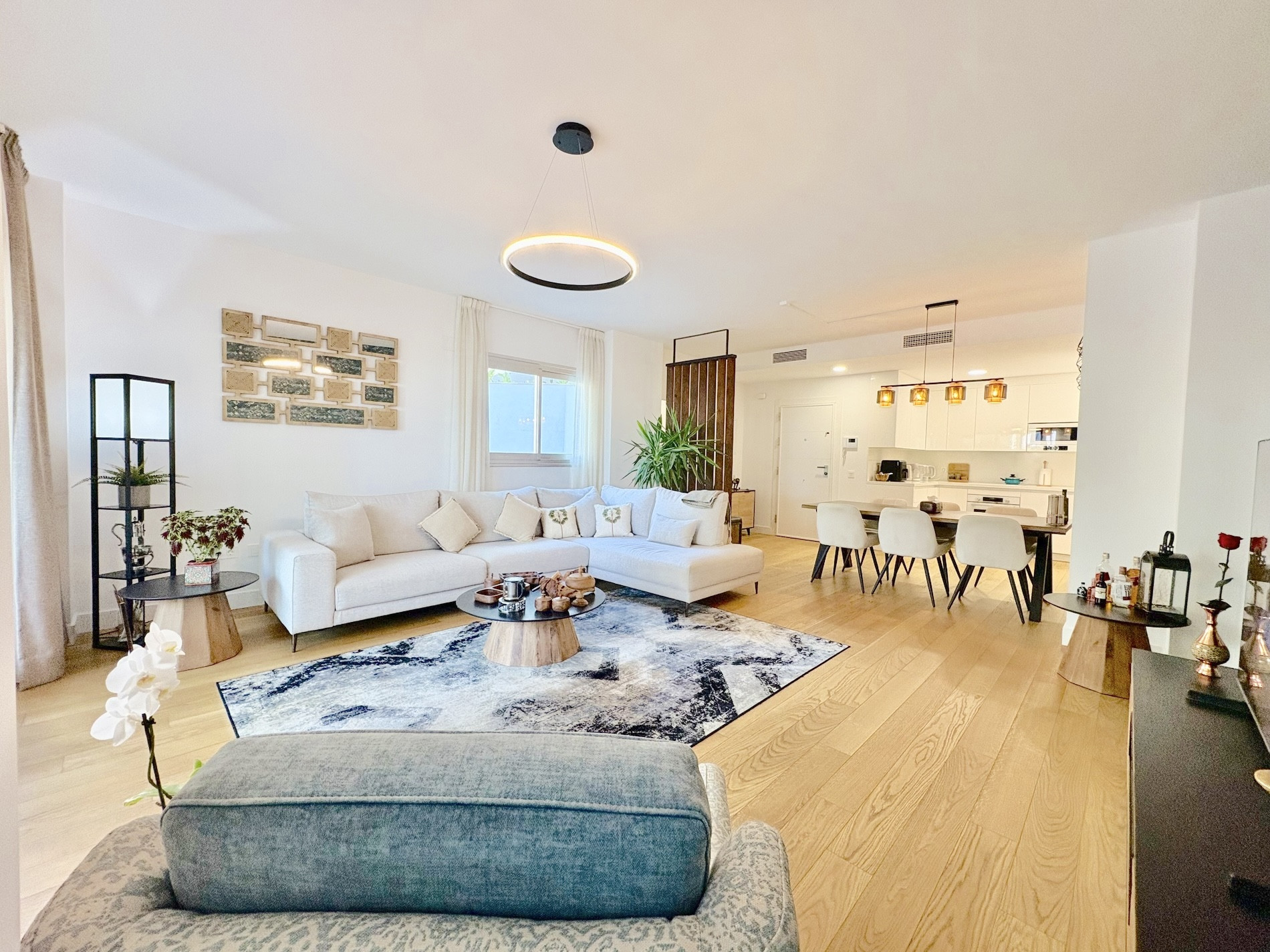 Piso de 2 Dormitorios y 2 Baños en venta en El Faro, Mijas