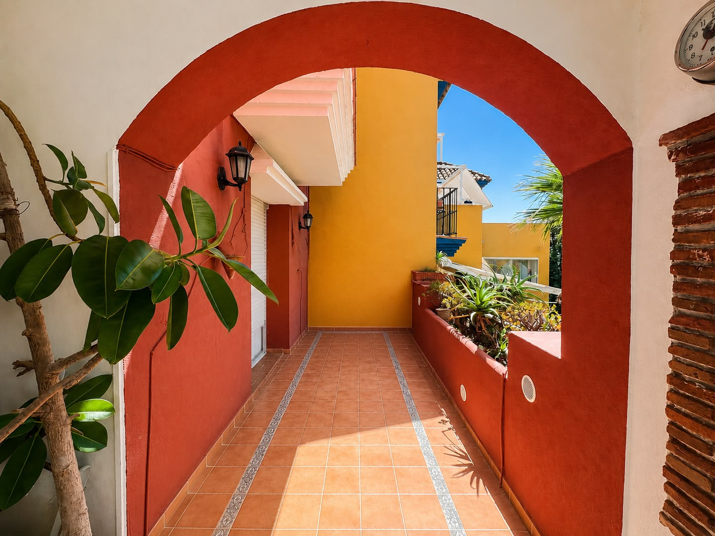 Ático de 3 Dormitorios y 2 Baños en venta en Milla de Oro, Marbella
