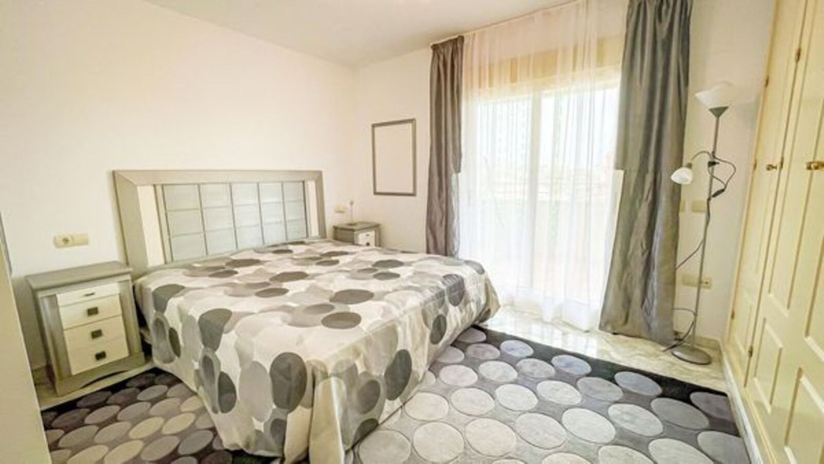 Piso de 2 Dormitorios y 2 Baños en venta en Mijas