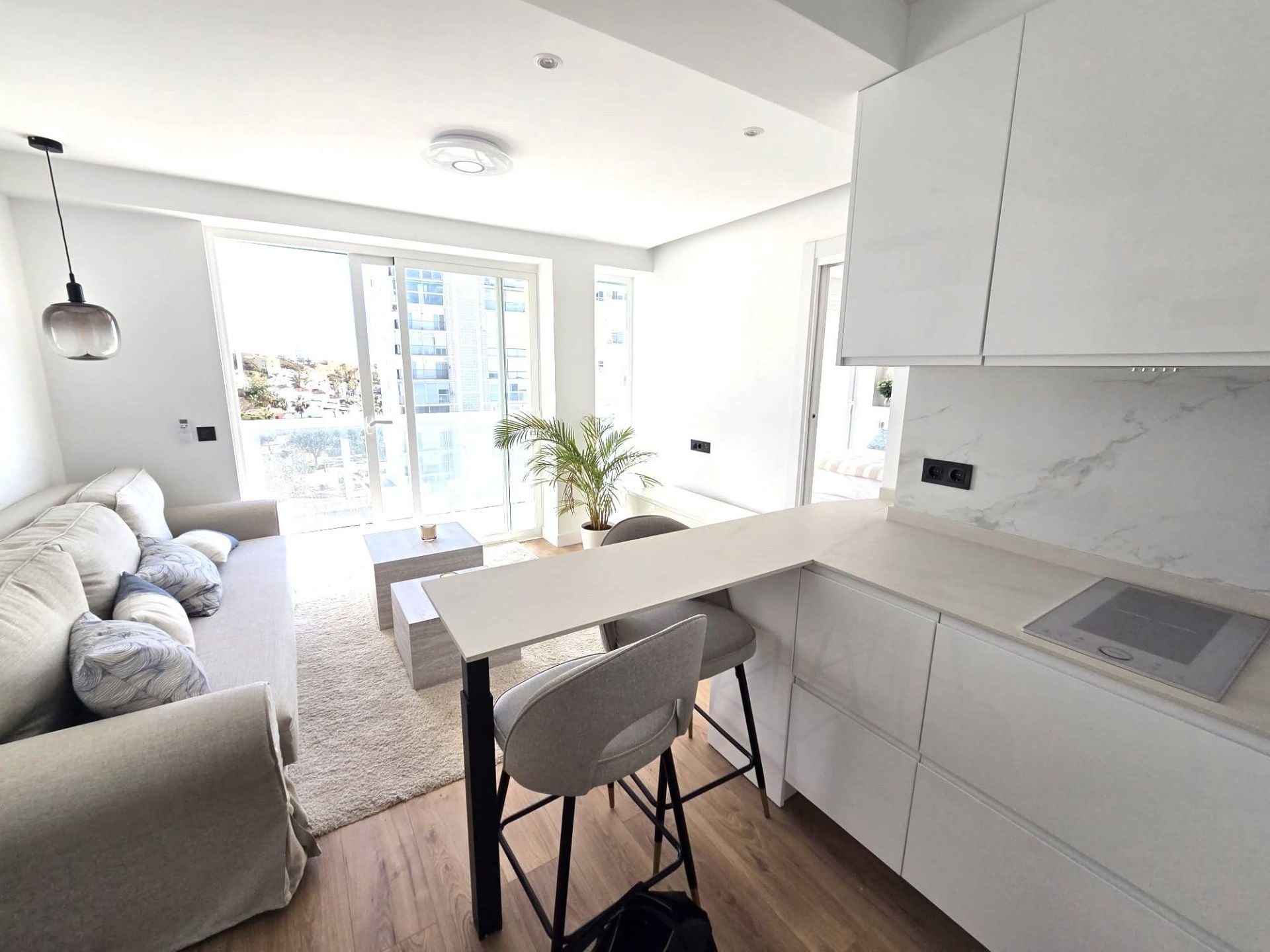 Piso de 1 Dormitorio en venta en Calahonda, Mijas