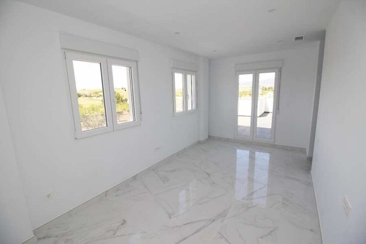 Casa de 6 Dormitorios en venta en El Pinós