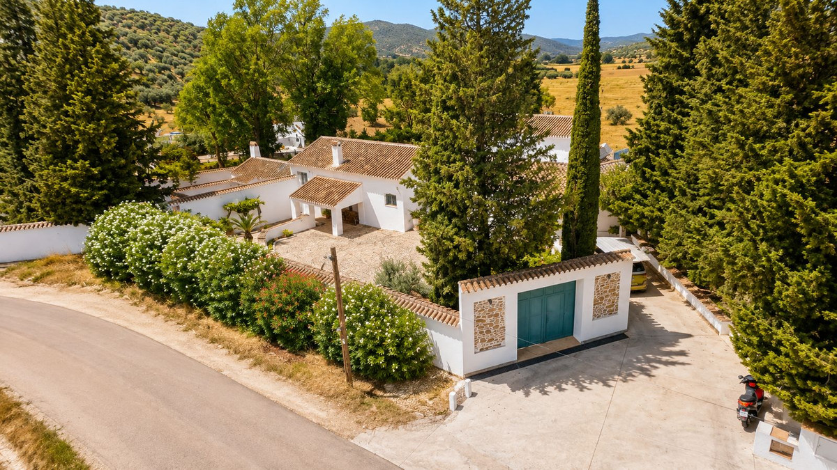 5 спални, 5 бани - Селска къща за продажба в Villanueva del Rosario