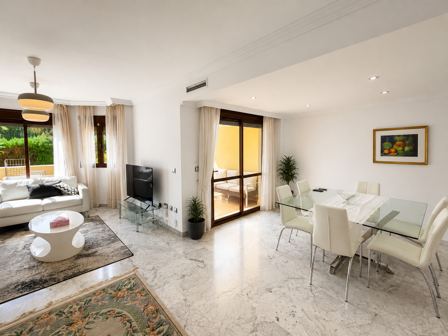 Casa Adosada de 3 Dormitorios y 4 Baños en venta en Milla de Oro, Marbella