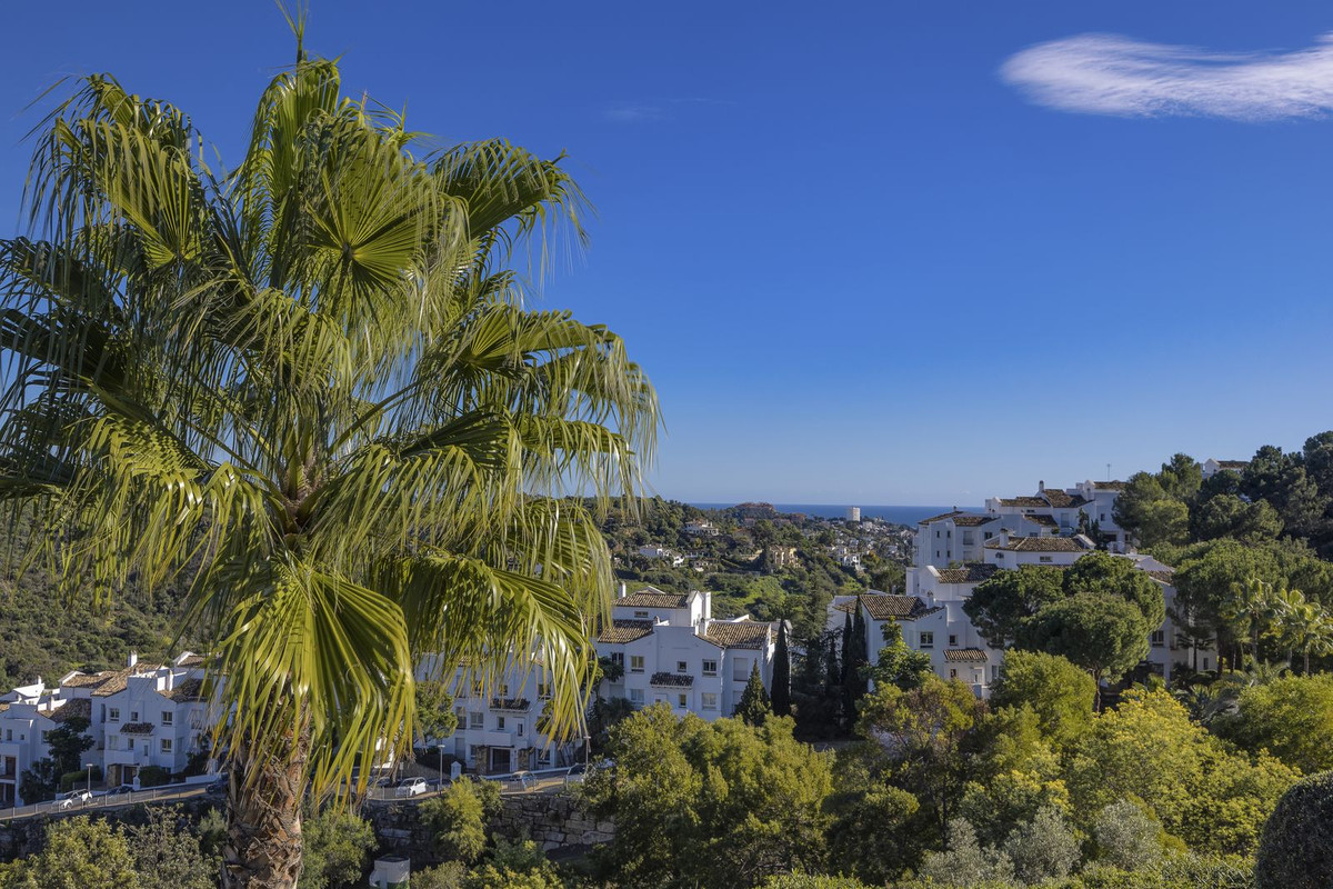 Piso de 3 Dormitorios y 3 Baños en venta en La Quinta, Benahavís