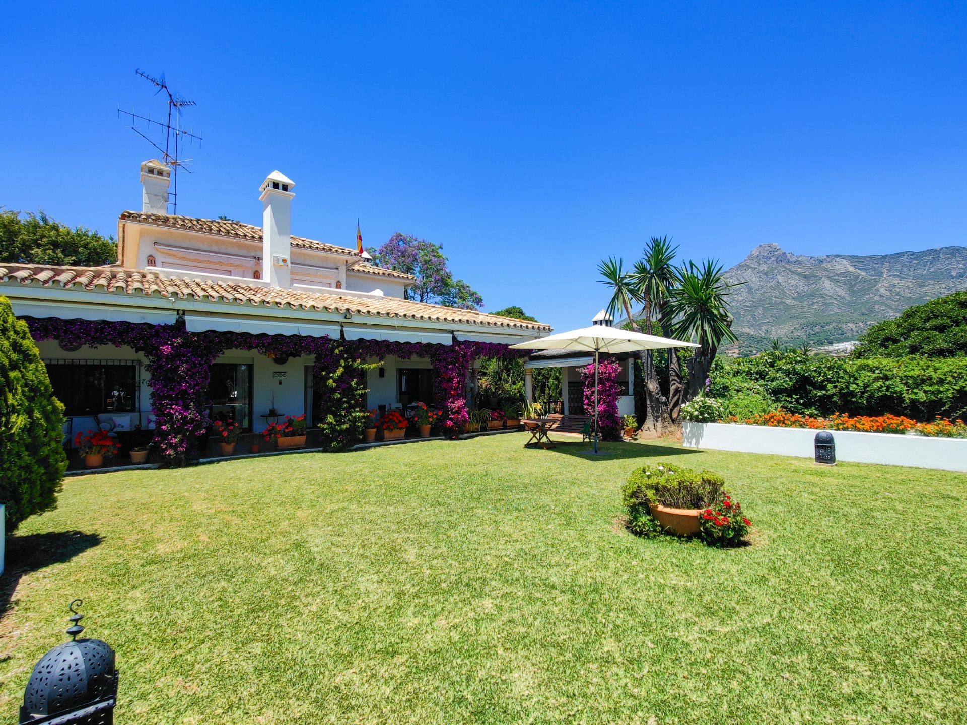 Casa de 5 Dormitorios y 6 Baños en venta en Marbella