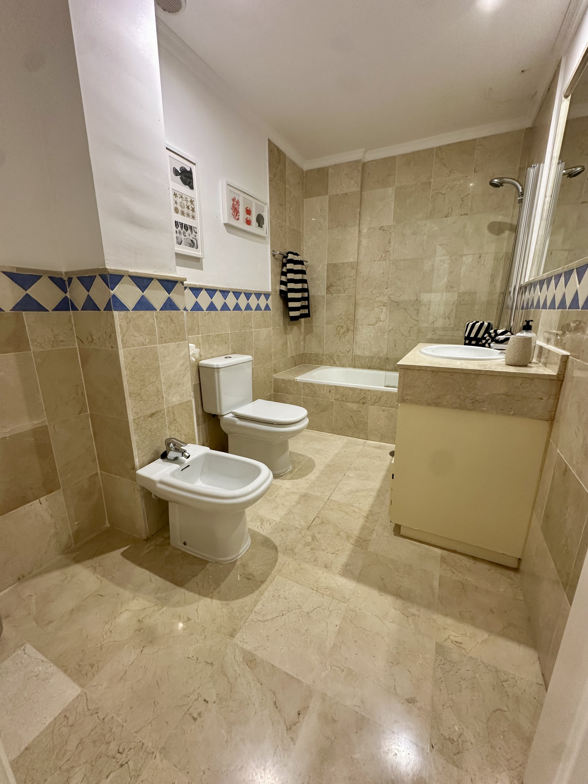 Piso de 2 Dormitorios y 2 Baños en venta en Nueva Andalucía