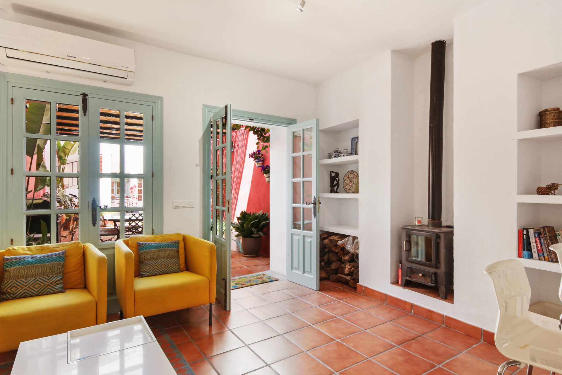 Casa Adosada de 3 Dormitorios en venta en La Alqueria, Estepona