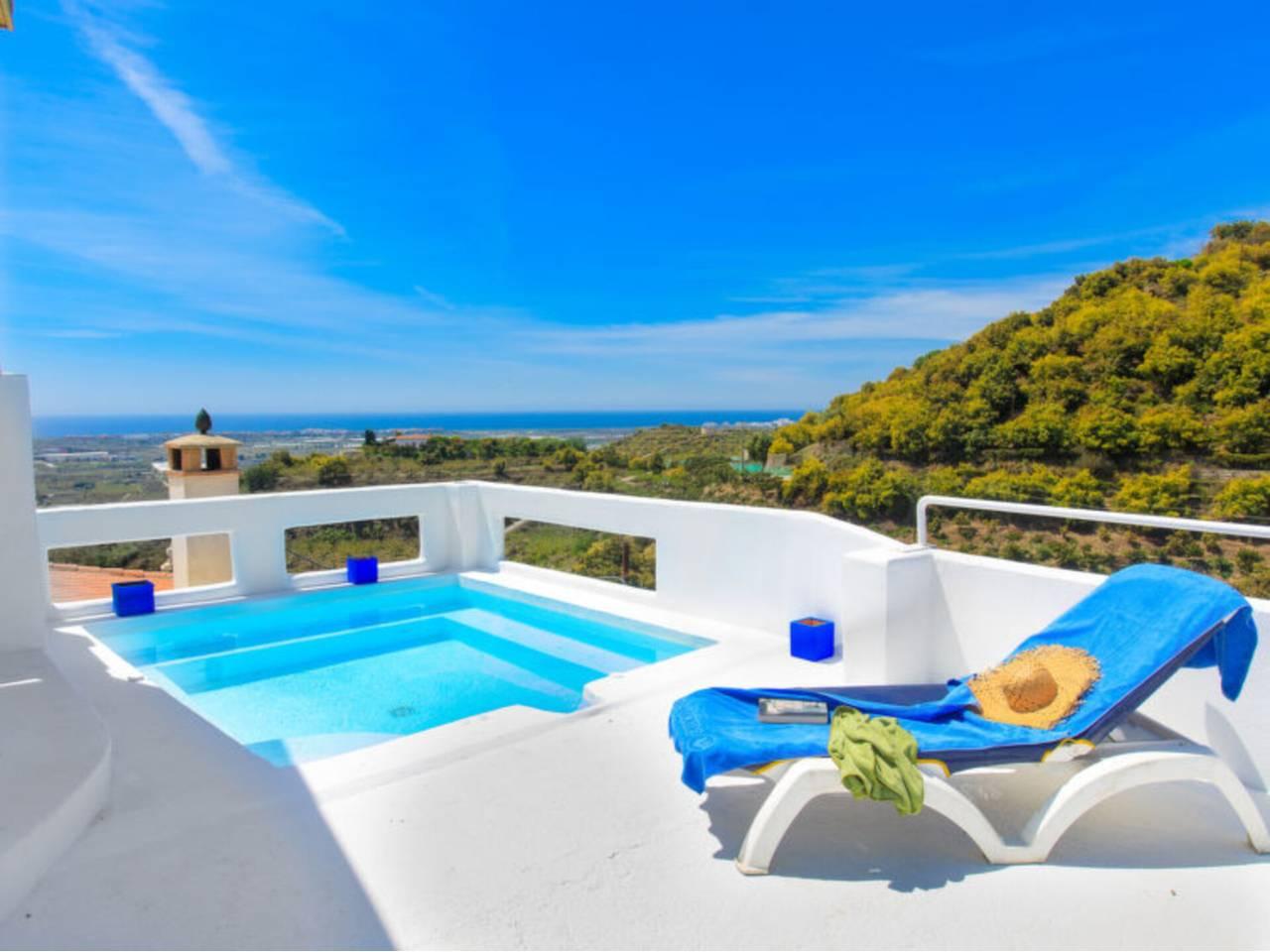 Casa Adosada de 2 Dormitorios en venta en Motril