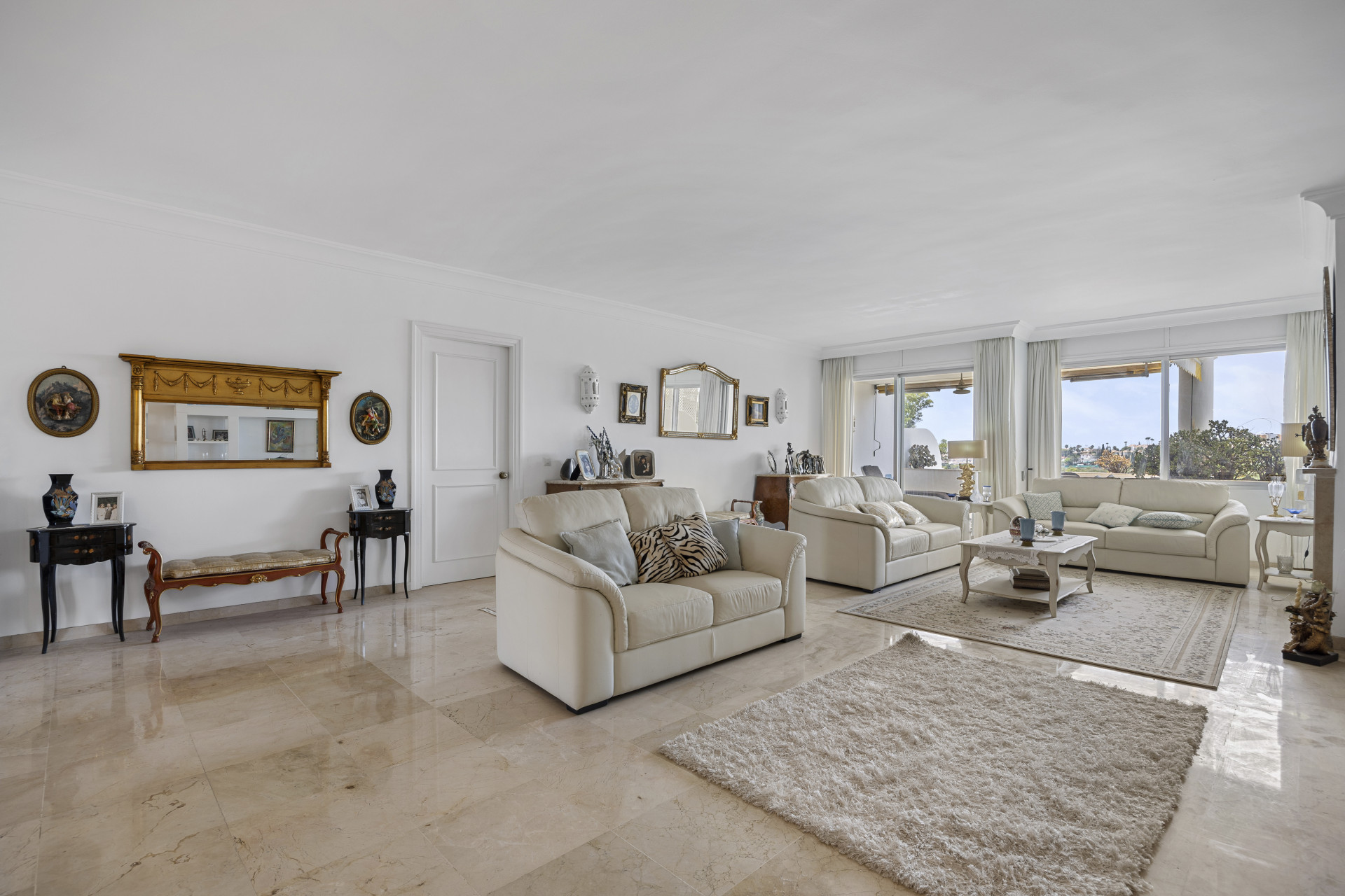 Piso de 2 Dormitorios y 2 Baños en venta en Guadalmina Alta, San Pedro de Alcántara