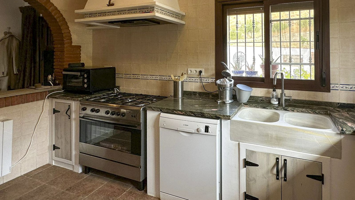 Finca de 3 Dormitorios en venta en Álora