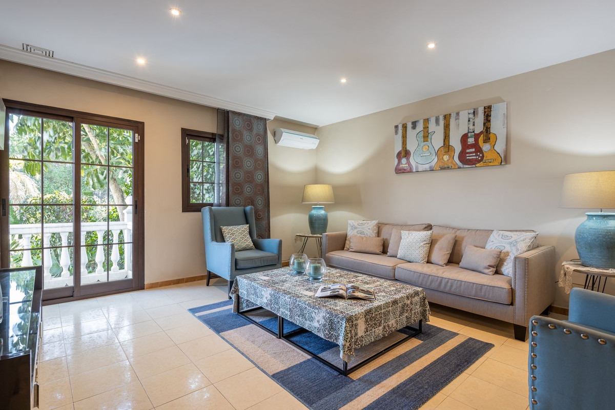 Casa de 6 Dormitorios y 6 Baños en venta en El Paraíso