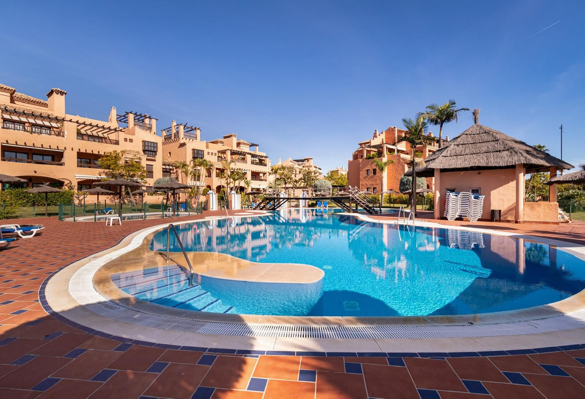 Piso de 4 Dormitorios y 3 Baños en venta en Estepona