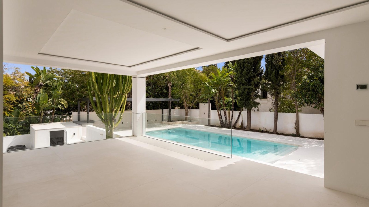 Casa de 6 Dormitorios en venta en Guadalmina Alta, San Pedro de Alcántara