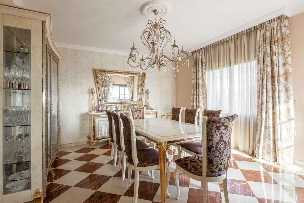 Casa de 6 Dormitorios y 6 Baños en venta en El Paraíso