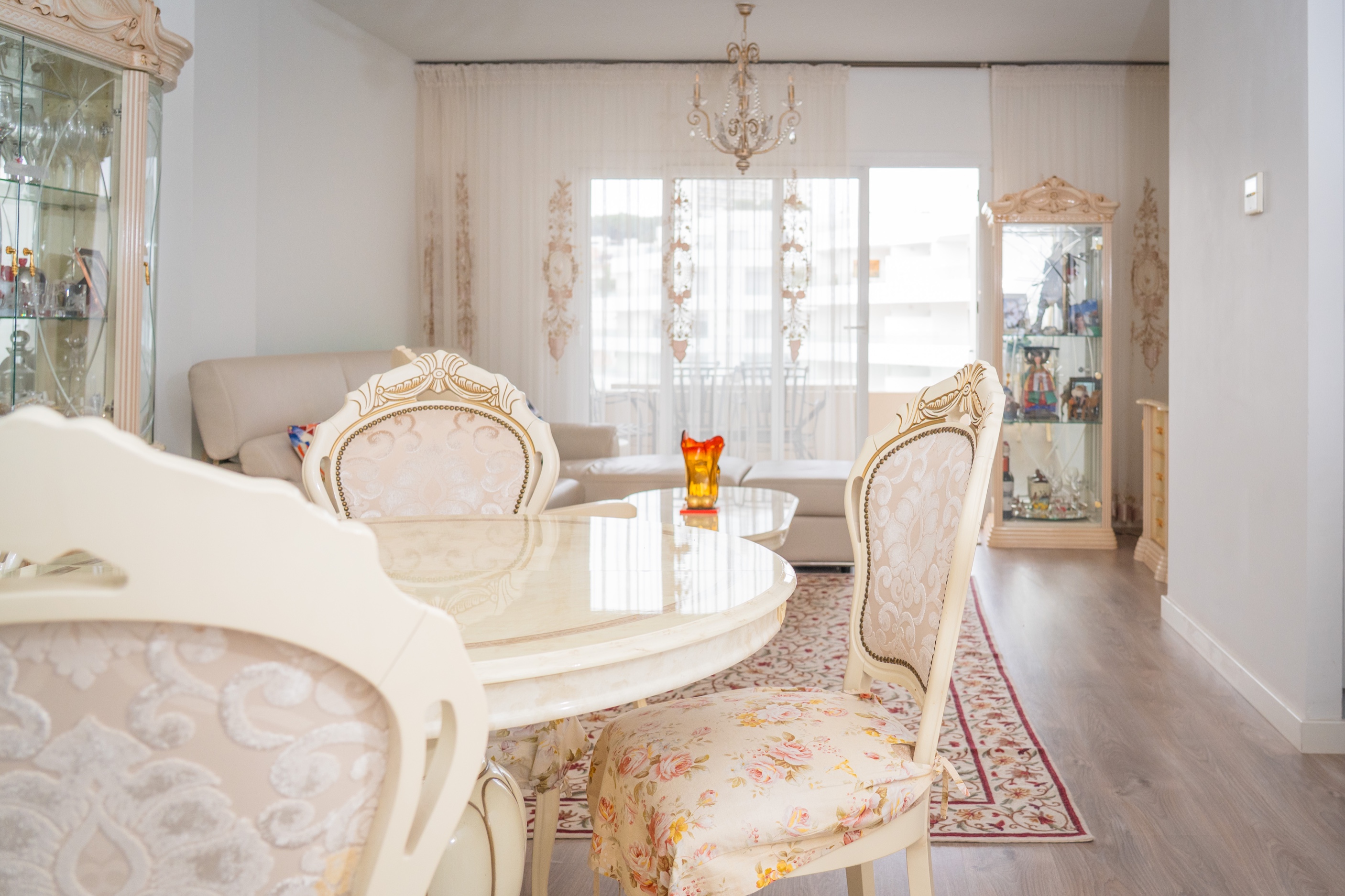3 Bed, 2 Bath - Apartment for Sale in Nueva Andalucia, Marbella