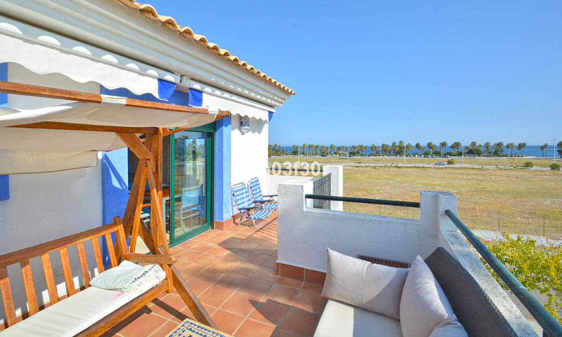 Casa Adosada de 5 Dormitorios y 5 Baños en venta en San Pedro de Alcántara