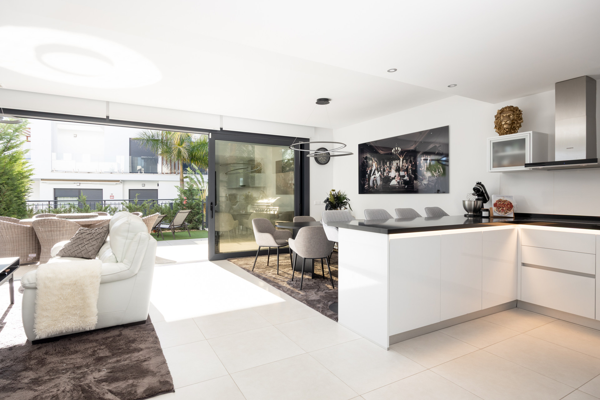 Casa Adosada de 3 Dormitorios en venta en Estepona