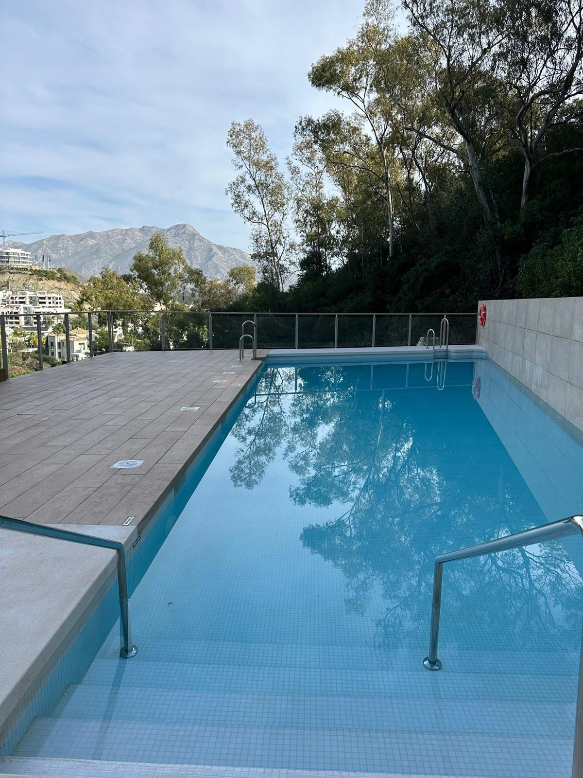 Piso de 3 Dormitorios en venta en La Quinta, Benahavís