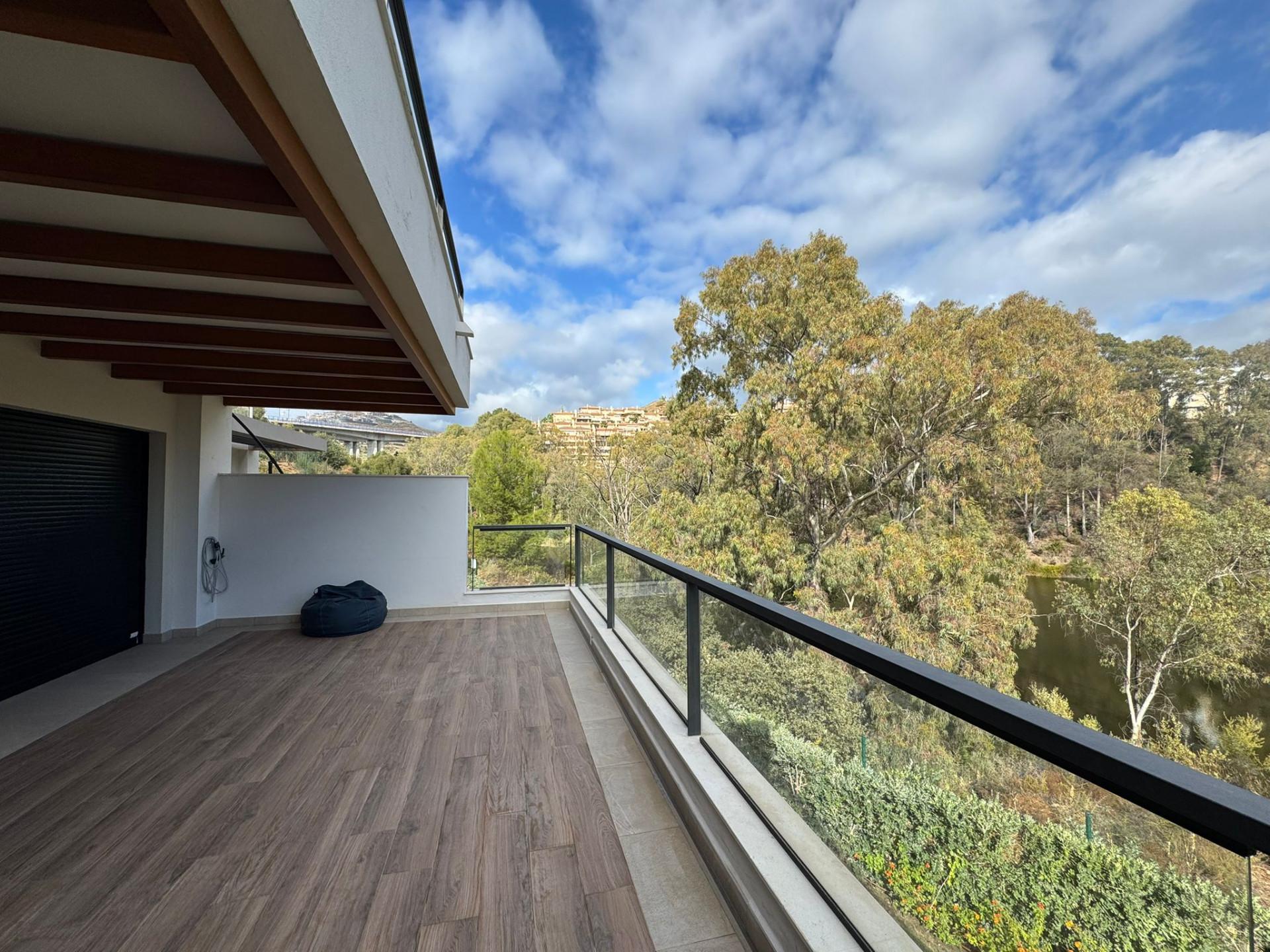Piso de 2 Dormitorios y 2 Baños en venta en Nueva Andalucía