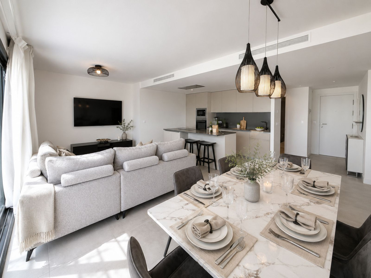 Piso de 3 Dormitorios y 2 Baños en venta en Nueva Milla de Oro, Estepona