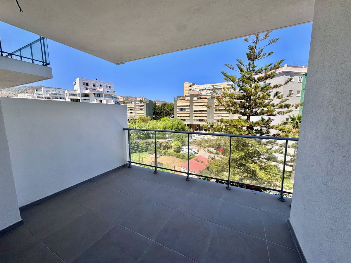 Piso de 2 Dormitorios y 2 Baños en venta en Benalmádena Costa