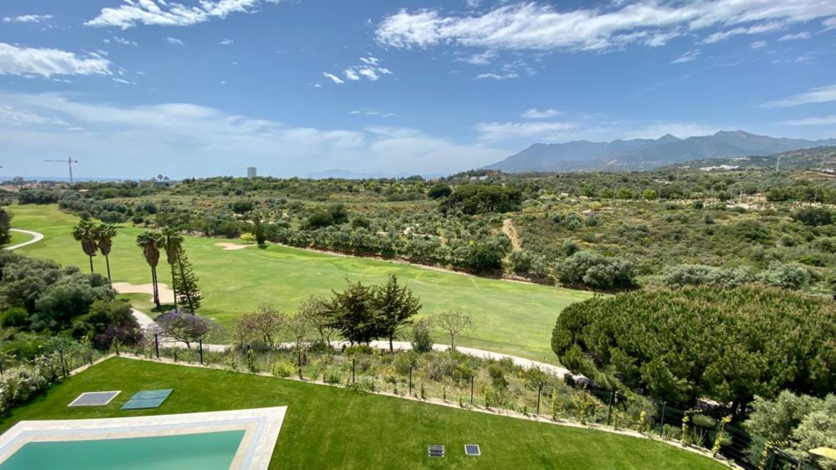 Casa de 4 Dormitorios y 3 Baños en venta en Los Monteros, Marbella