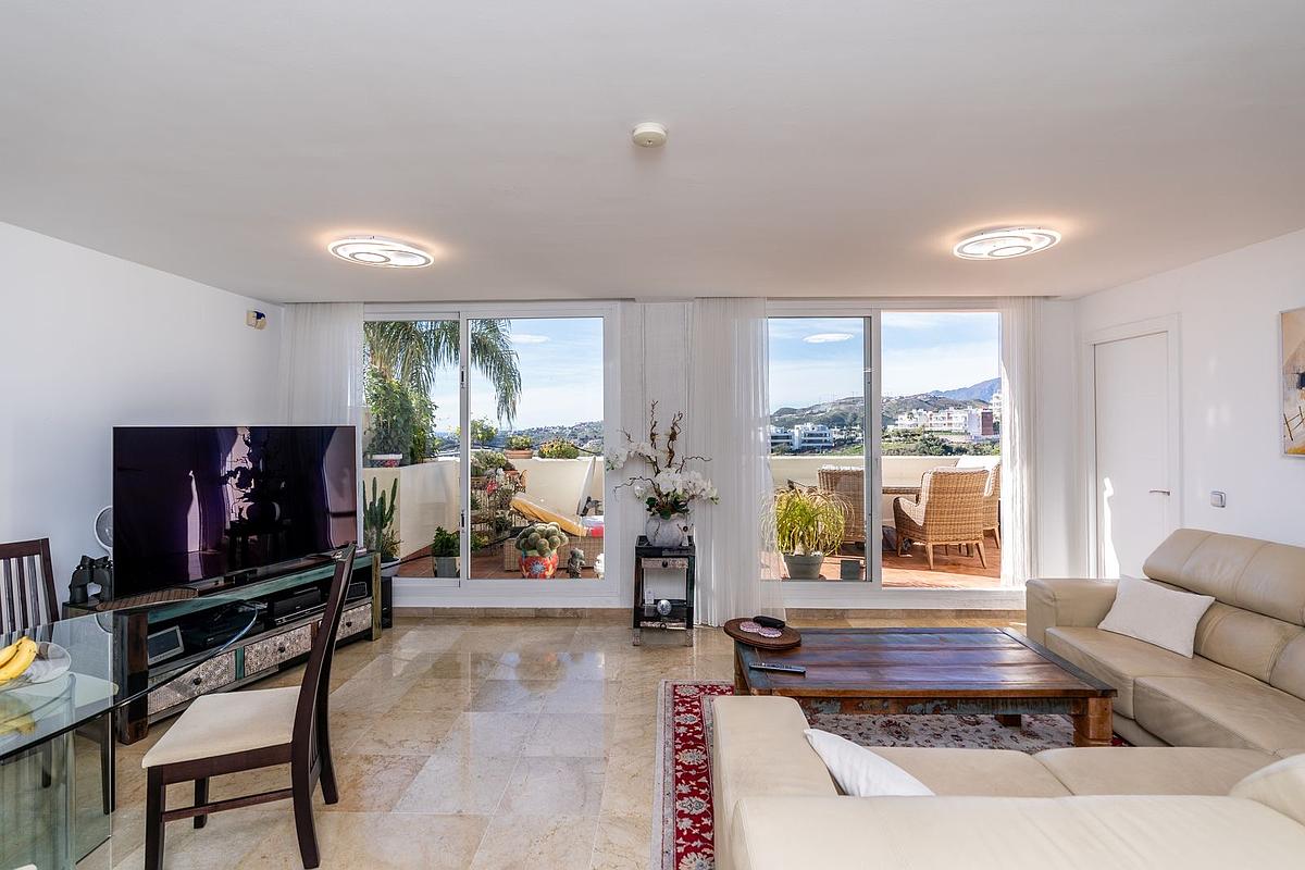 Piso de 4 Dormitorios y 2 Baños en venta en Benahavís