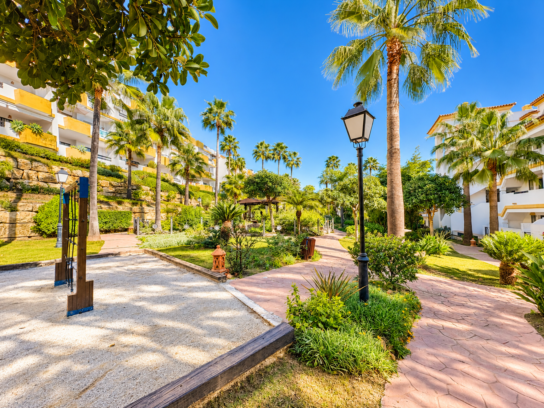 Piso de 2 Dormitorios y 2 Baños en venta en La Cala de Mijas