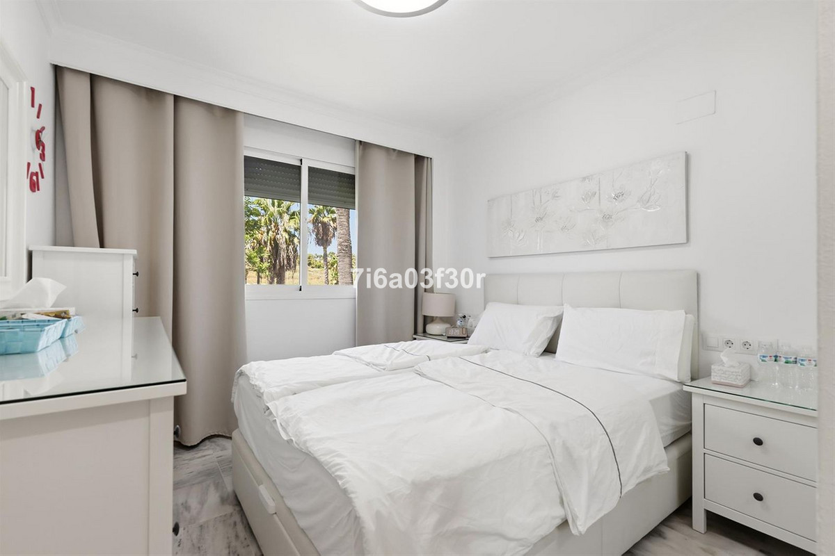 Piso de 2 Dormitorios en venta en Puerto Banús, Marbella