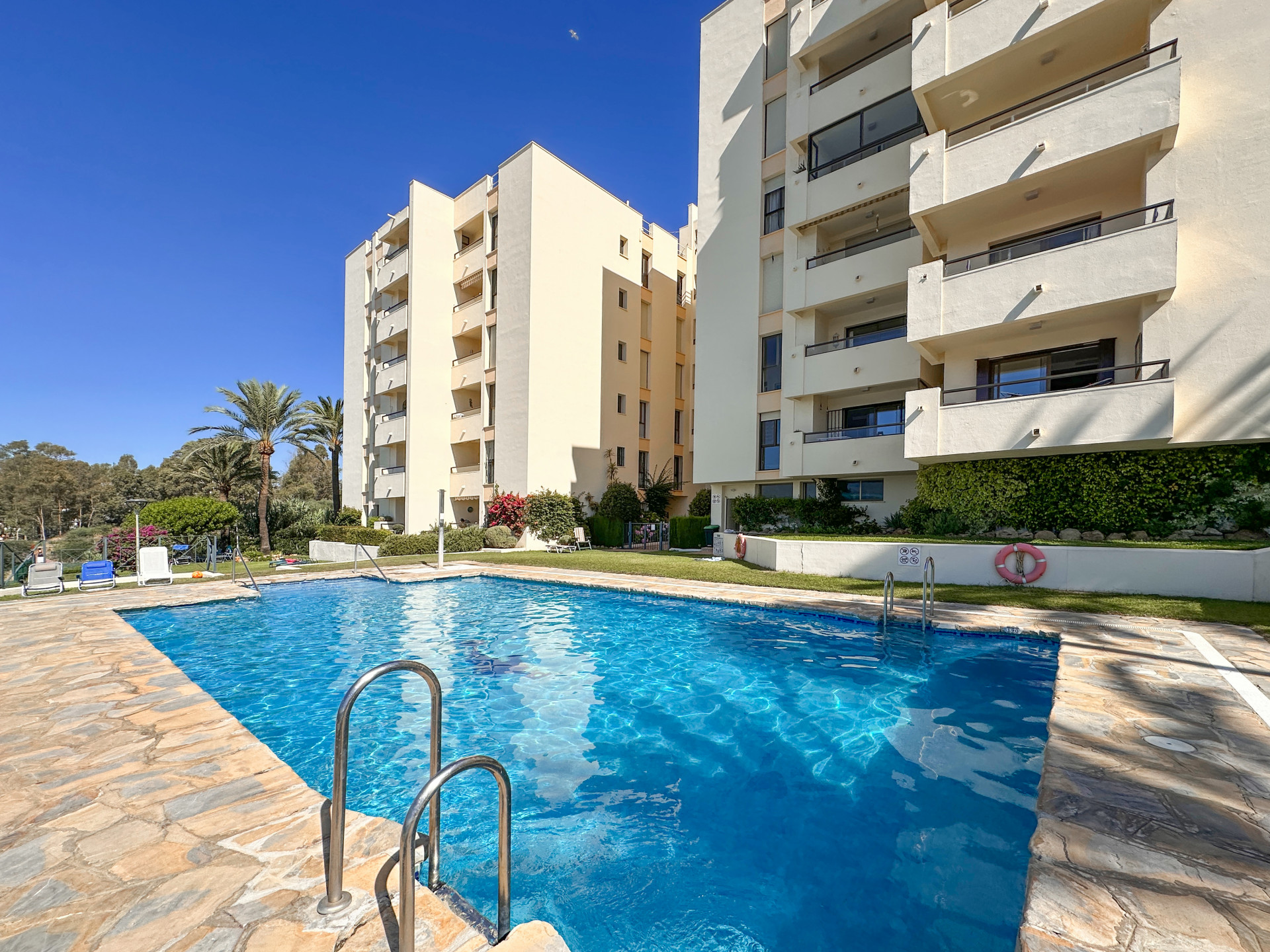 2 спални - Апартамент за продажба в Estepona Town