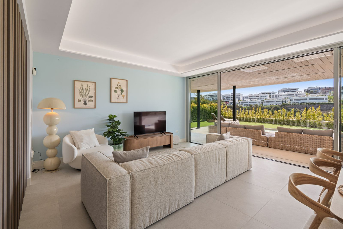 3 Bed - Apartment for Rent in Los Monteros, Marbella